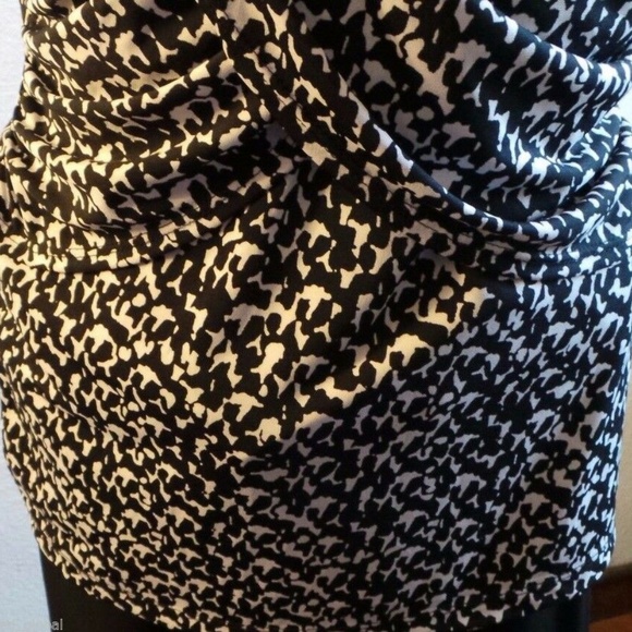 Nine West women's ruffled sleeveless Top L - Picture 4 of 8